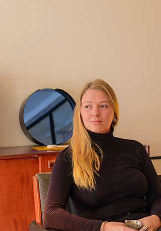 archik-immobilier-team-marseille-nina-petkova-attitude